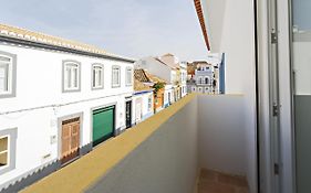 Amarela 17